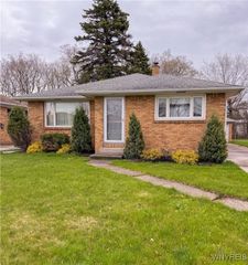 25 Trudy Lane, Cheektowaga, NY 14227