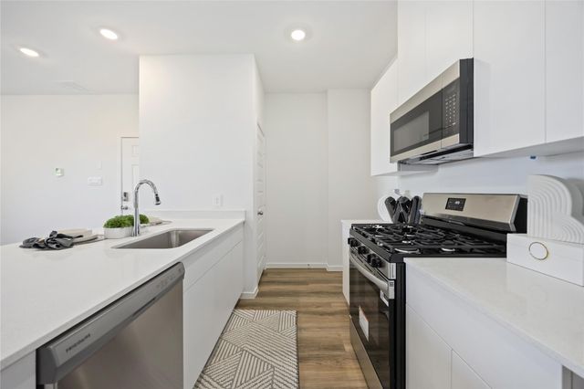 5917 Manning Oaks Street, Houston, TX 77091