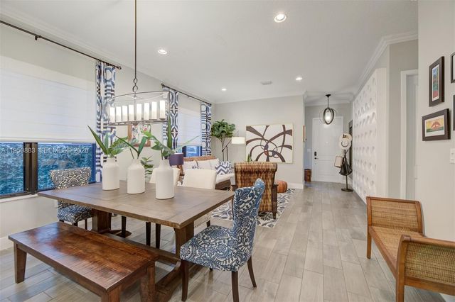 3338 W 97th Ter, Hialeah, FL 33018