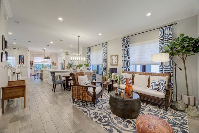 3338 W 97th Ter, Hialeah, FL 33018