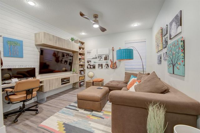 3338 W 97th Ter, Hialeah, FL 33018