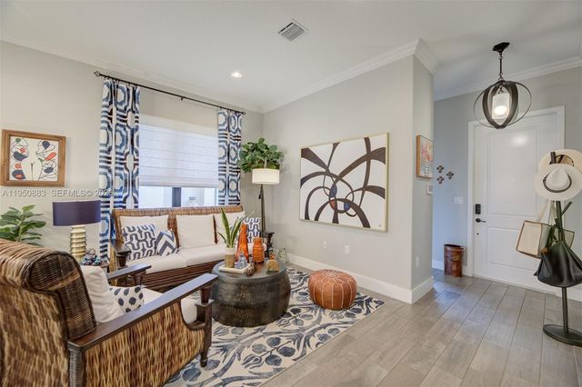 3338 W 97th Ter, Hialeah, FL 33018