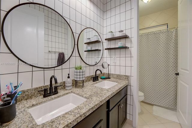 3338 W 97th Ter, Hialeah, FL 33018