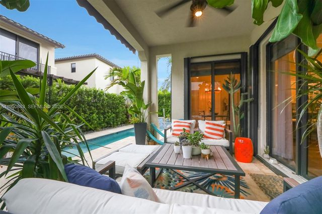 3338 W 97th Ter, Hialeah, FL 33018