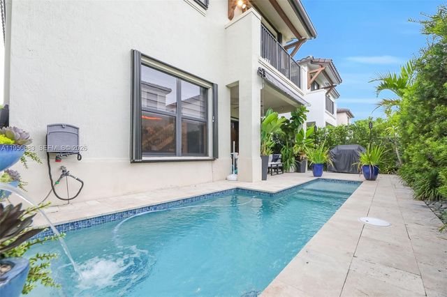 3338 W 97th Ter, Hialeah, FL 33018