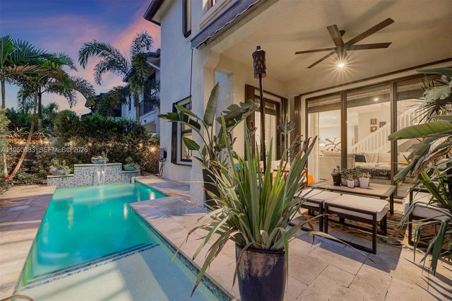 3338 W 97th Ter, Hialeah, FL 33018