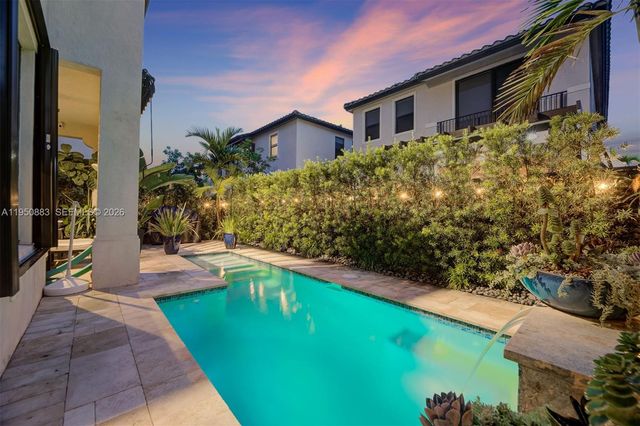 3338 W 97th Ter, Hialeah, FL 33018