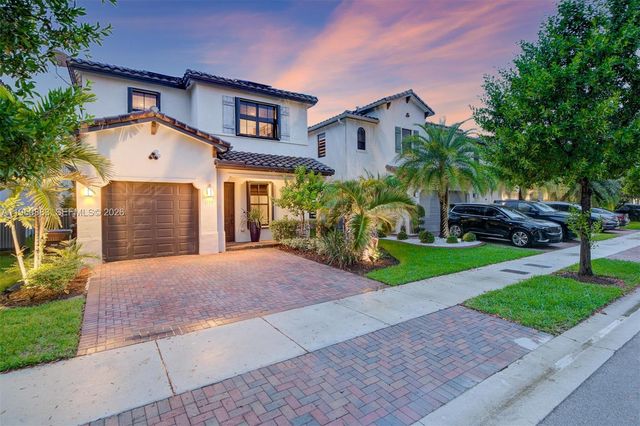 3338 W 97th Ter, Hialeah, FL 33018