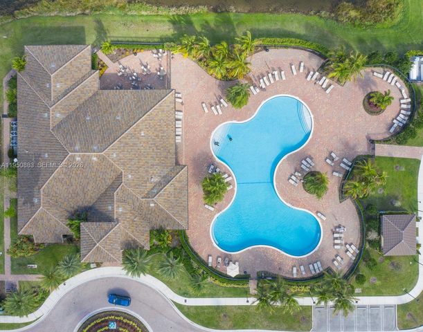 3338 W 97th Ter, Hialeah, FL 33018