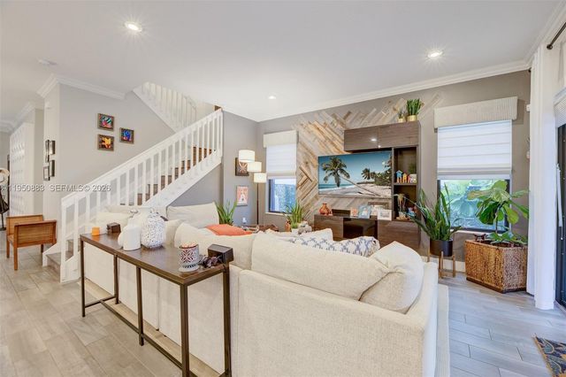 3338 W 97th Ter, Hialeah, FL 33018