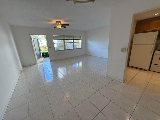 13 Dorset A, Boca Raton, FL 33434