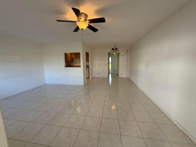 13 Dorset A, Boca Raton, FL 33434