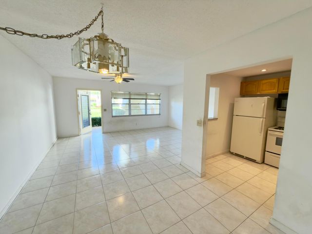 13 Dorset A, Boca Raton, FL 33434