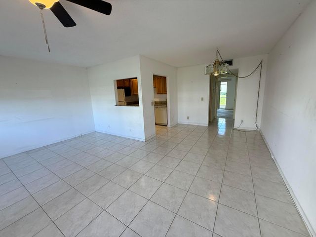 13 Dorset A, Boca Raton, FL 33434