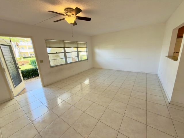 13 Dorset A, Boca Raton, FL 33434