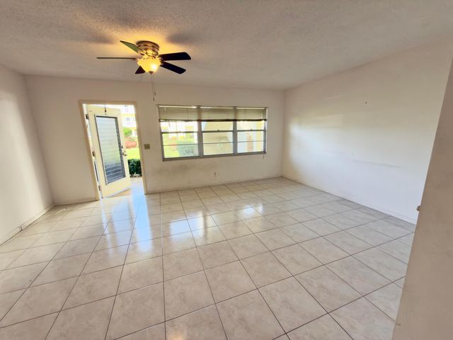 13 Dorset A, Boca Raton, FL 33434