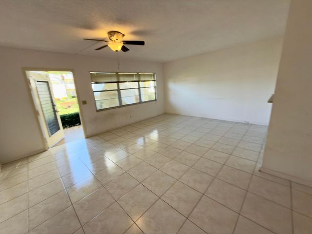 13 Dorset A, Boca Raton, FL 33434