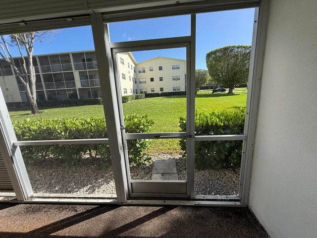 13 Dorset A, Boca Raton, FL 33434