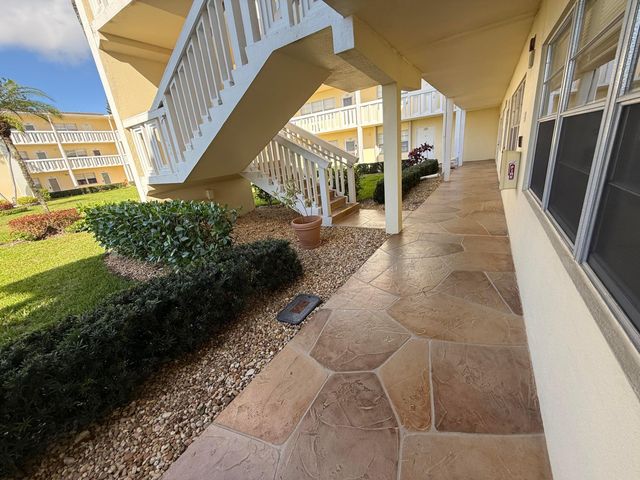 13 Dorset A, Boca Raton, FL 33434