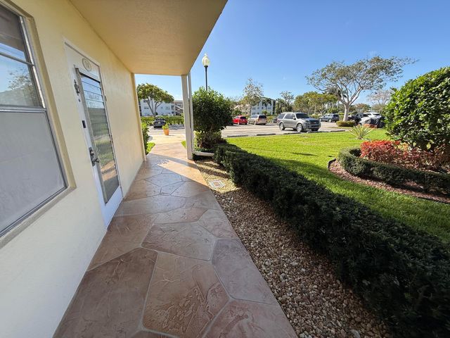 13 Dorset A, Boca Raton, FL 33434