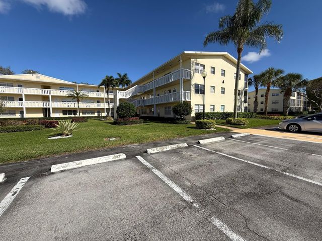 13 Dorset A, Boca Raton, FL 33434