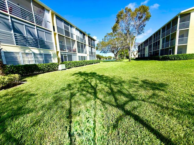 13 Dorset A, Boca Raton, FL 33434