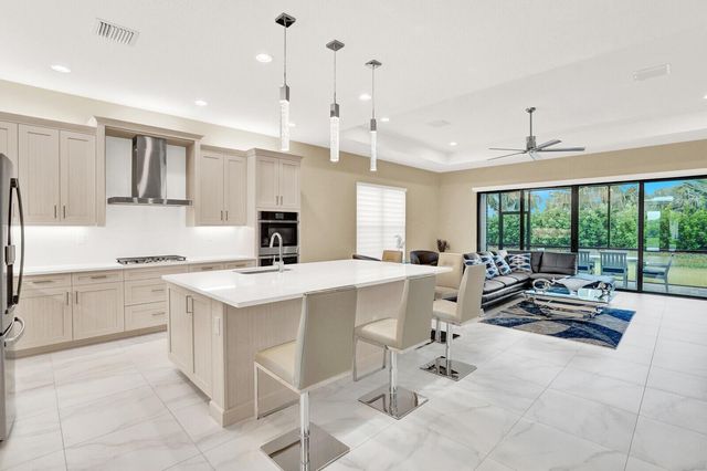 9802 Turning Bluff Lane, Boynton Beach, FL 33473