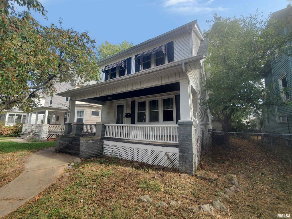 1182 25TH Street, Moline, IL 61265