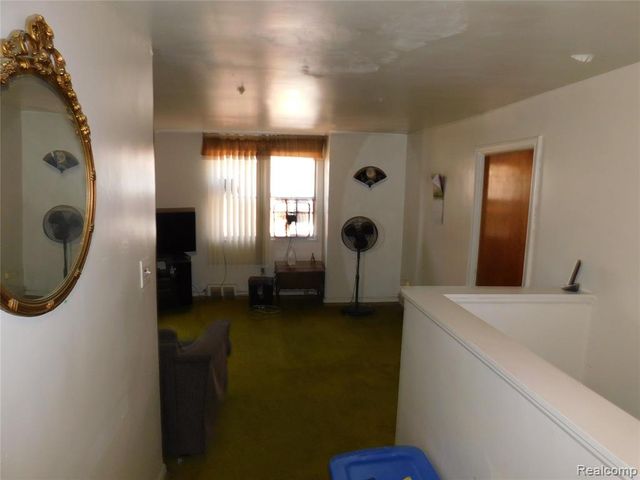 18486 Griggs Street, Detroit, MI 48221