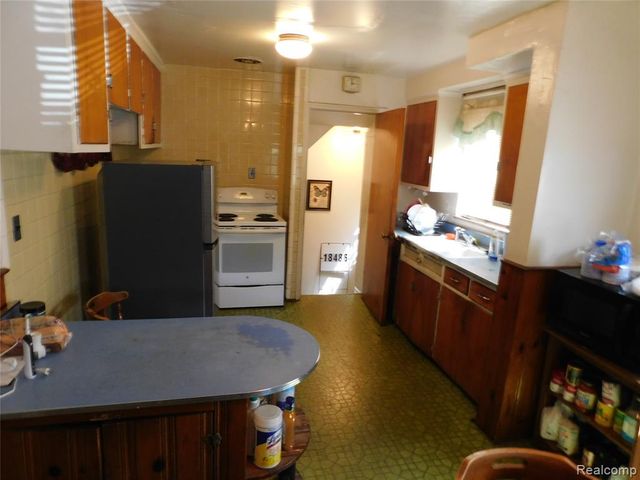 18486 Griggs Street, Detroit, MI 48221