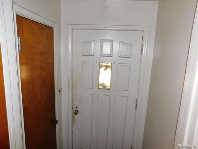 18486 Griggs Street, Detroit, MI 48221