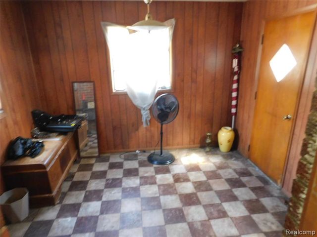18486 Griggs Street, Detroit, MI 48221