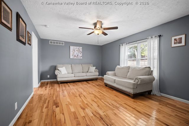 118 Chapman Lane, Hurricane, WV 25526