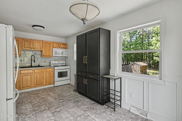 2 Fawn Drive, Ballston Spa, NY 12020