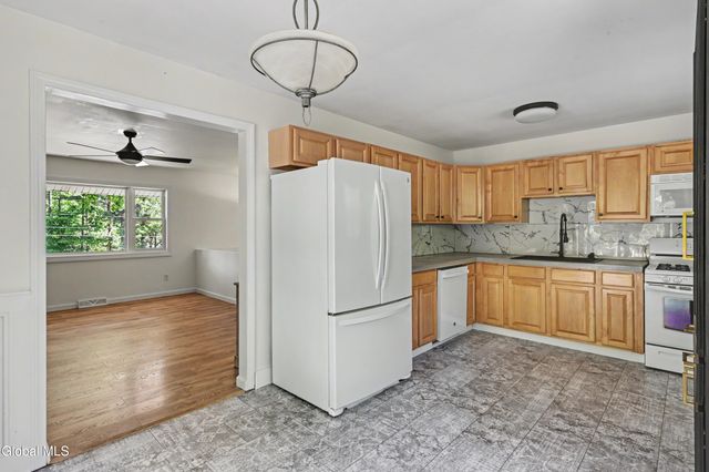 2 Fawn Drive, Ballston Spa, NY 12020