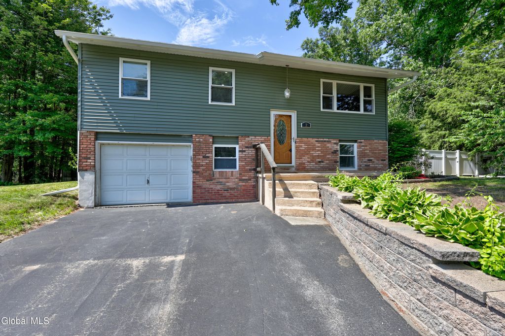 2 Fawn Drive, Ballston Spa, NY 12020