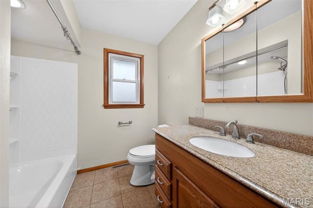 208 Mexico Road, Wentzville, MO 63385