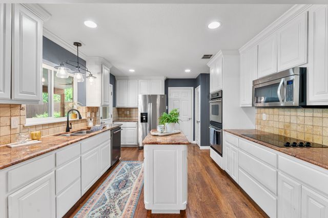 3909 Clayton Road E, Fort Worth, TX 76116