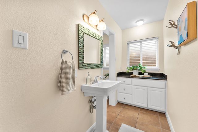 3909 Clayton Road E, Fort Worth, TX 76116