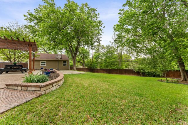 3909 Clayton Road E, Fort Worth, TX 76116