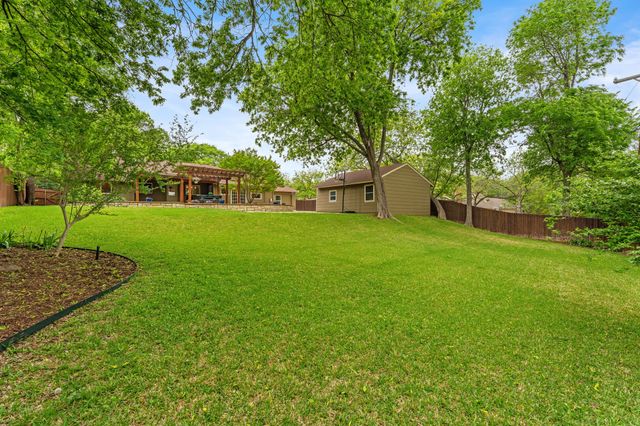 3909 Clayton Road E, Fort Worth, TX 76116
