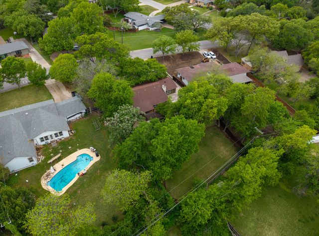 3909 Clayton Road E, Fort Worth, TX 76116