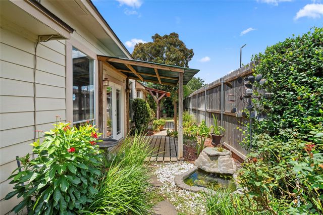 1513 Beaconshire Road, Houston, TX 77077