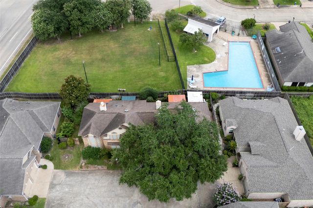 1513 Beaconshire Road, Houston, TX 77077