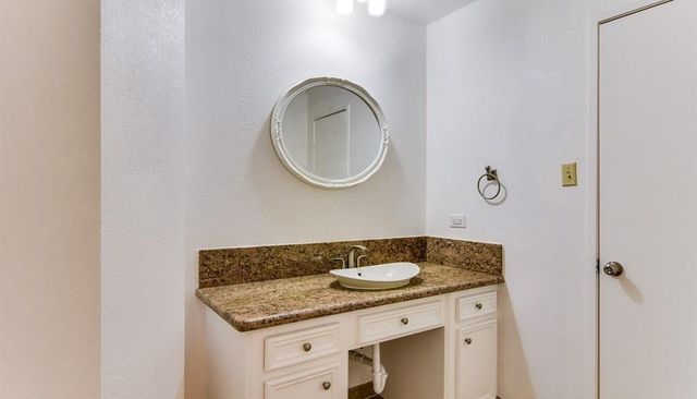 11602 Applewood Street, Houston, TX 77024