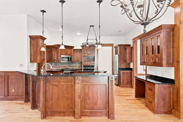 5325 E Farm Rd 142, Springfield, MO 65809