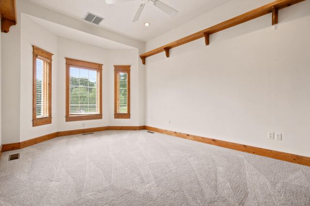 5325 E Farm Rd 142, Springfield, MO 65809