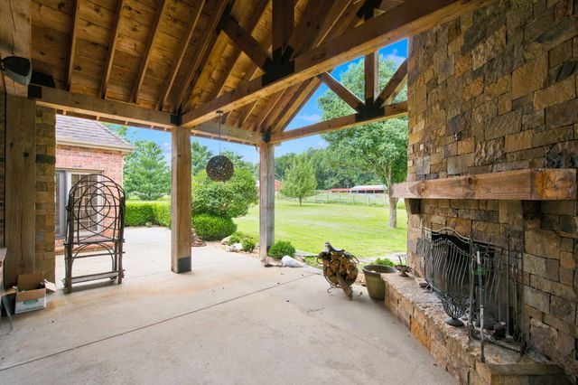 5325 E Farm Rd 142, Springfield, MO 65809