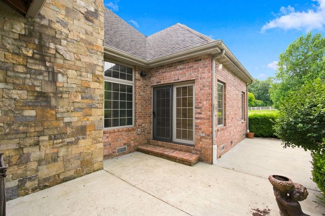5325 E Farm Rd 142, Springfield, MO 65809