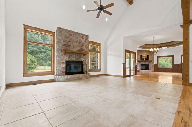 5325 E Farm Rd 142, Springfield, MO 65809
